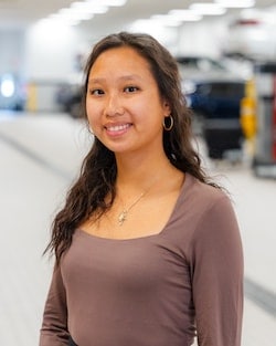 Staff member Sara U. from ID_613b02