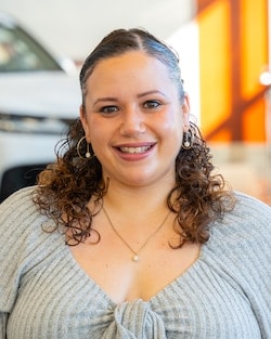 Staff member Gabriella C. from ID_36a869