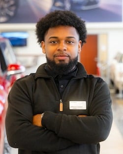 Staff member Jefferson C. from ID_36a869