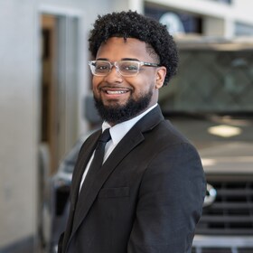 Staff member Jefferson C. from ID_36a869