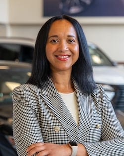 Staff member Karine C. from ID_88c070