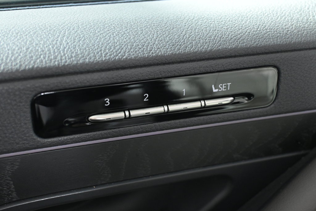 2024 Lexus LX Luxury - Photo 25
