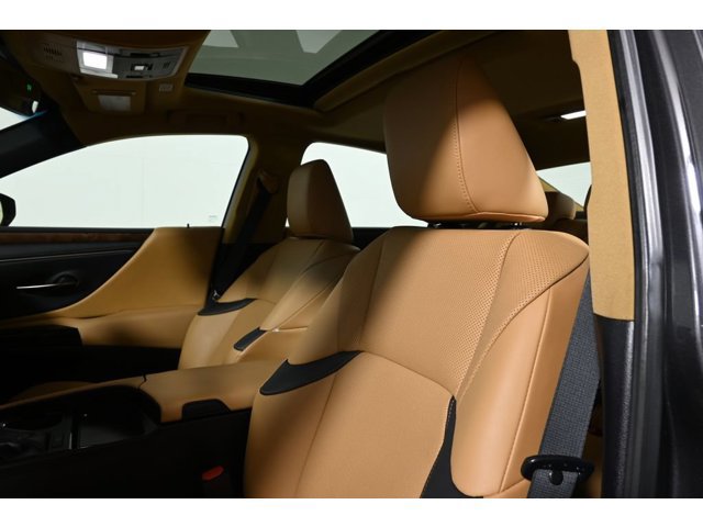 2024 Lexus ES 250 - Photo 15