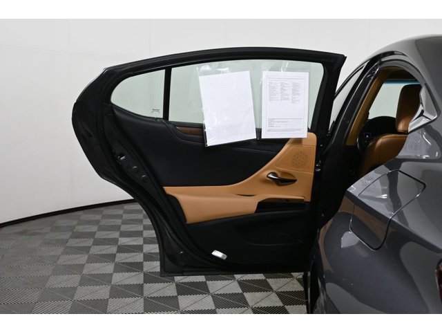 2024 Lexus ES 250 - Photo 30