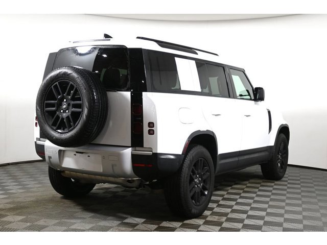 2025 Land Rover Defender S - Photo 7