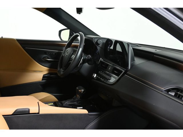 2024 Lexus ES 250 - Photo 32