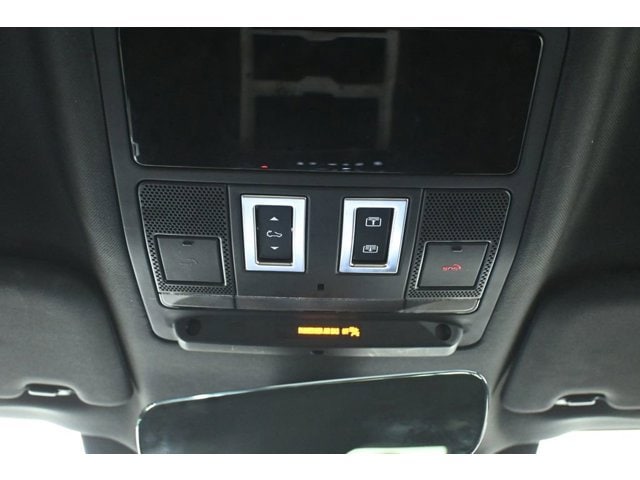 2025 Land Rover Defender S - Photo 21