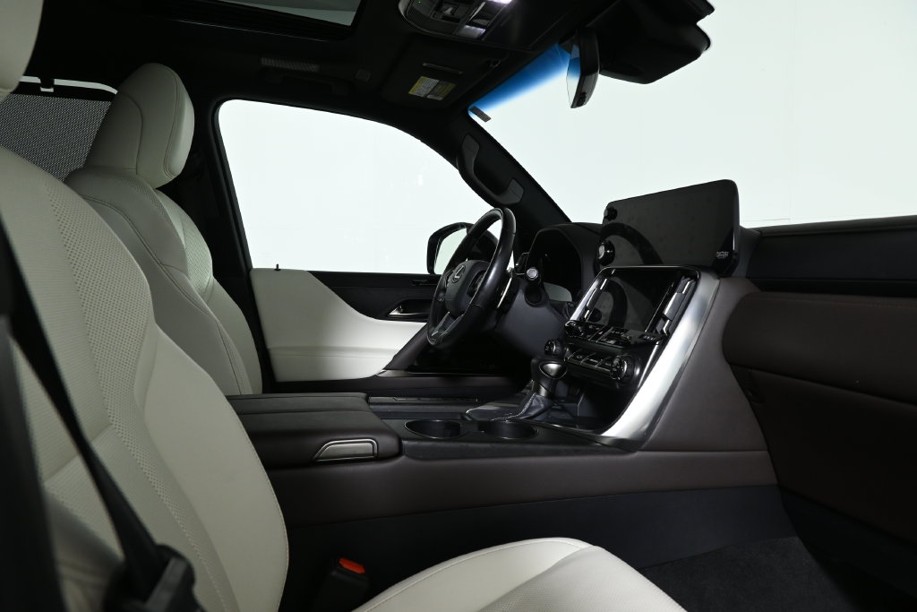 2024 Lexus LX Luxury - Photo 29