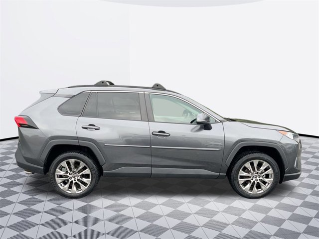 2021 Toyota RAV4 XLE Premium photo 2