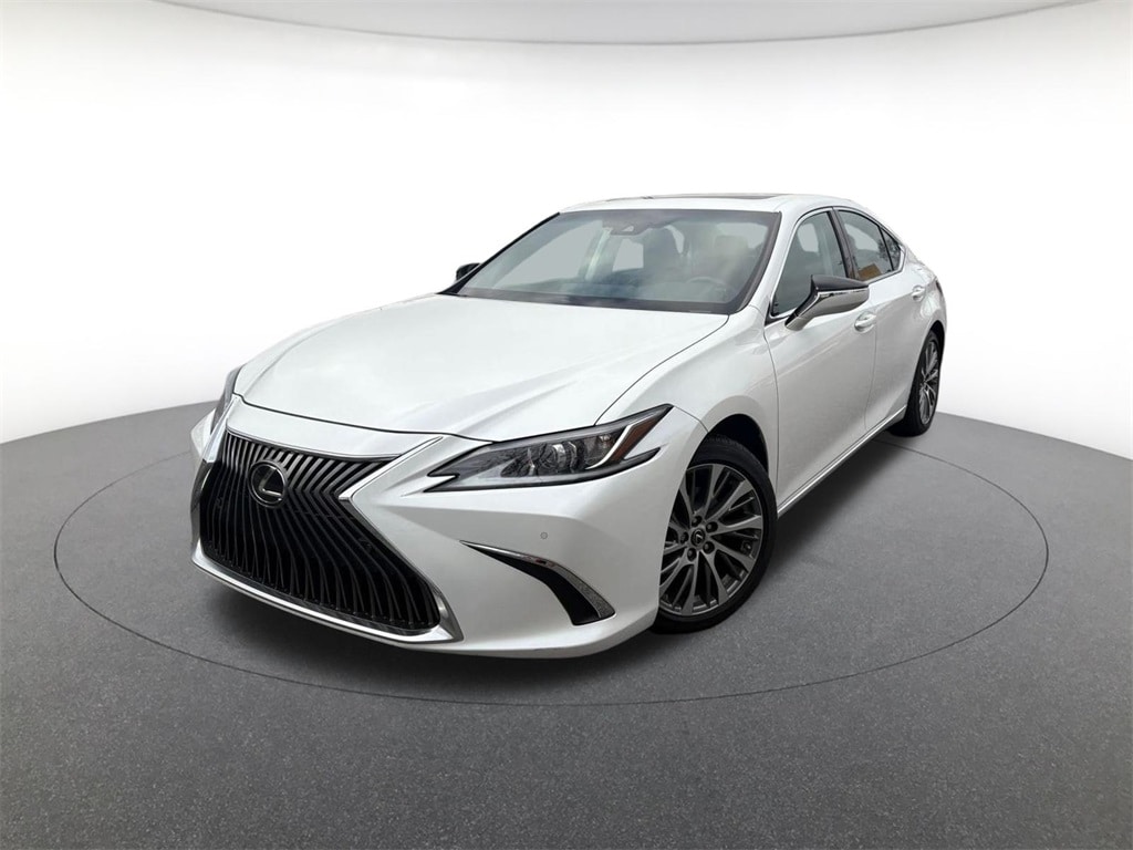 2021 Lexus ES 350's photo