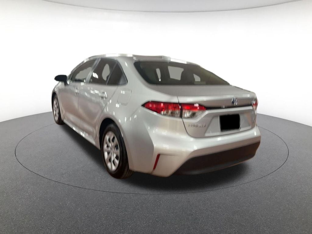 2025 Toyota Corolla LE - Photo 8