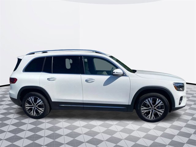 2025 Mercedes Benz GLB 250 4MATIC photo 2