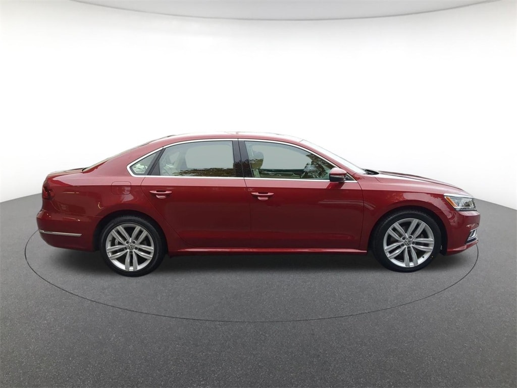 Used 2018 Volkswagen Passat 2.0T SE w/Technology