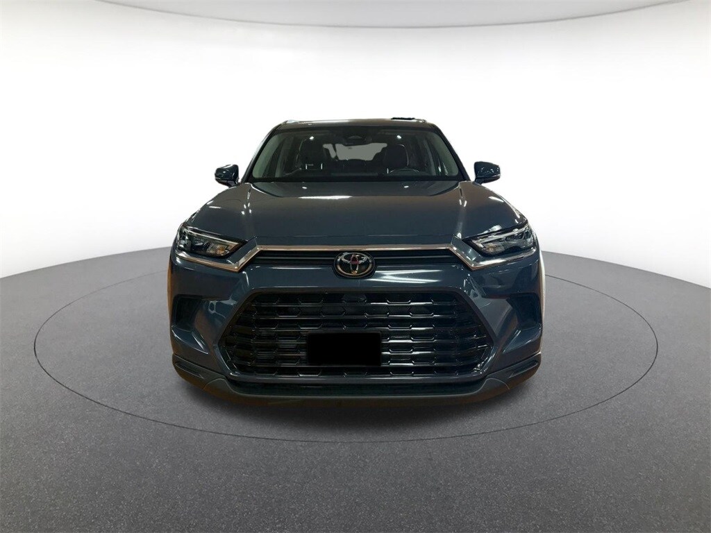 2024 Toyota Grand Highlander XLE photo 2