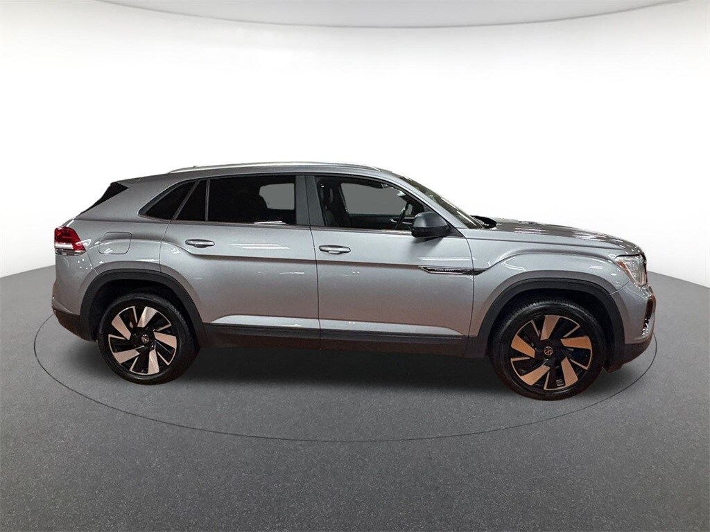 2024 Volkswagen Atlas Cross Sport SE Technology photo 3