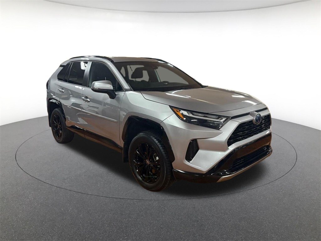 2022 Toyota RAV4 Hybrid SE photo 3