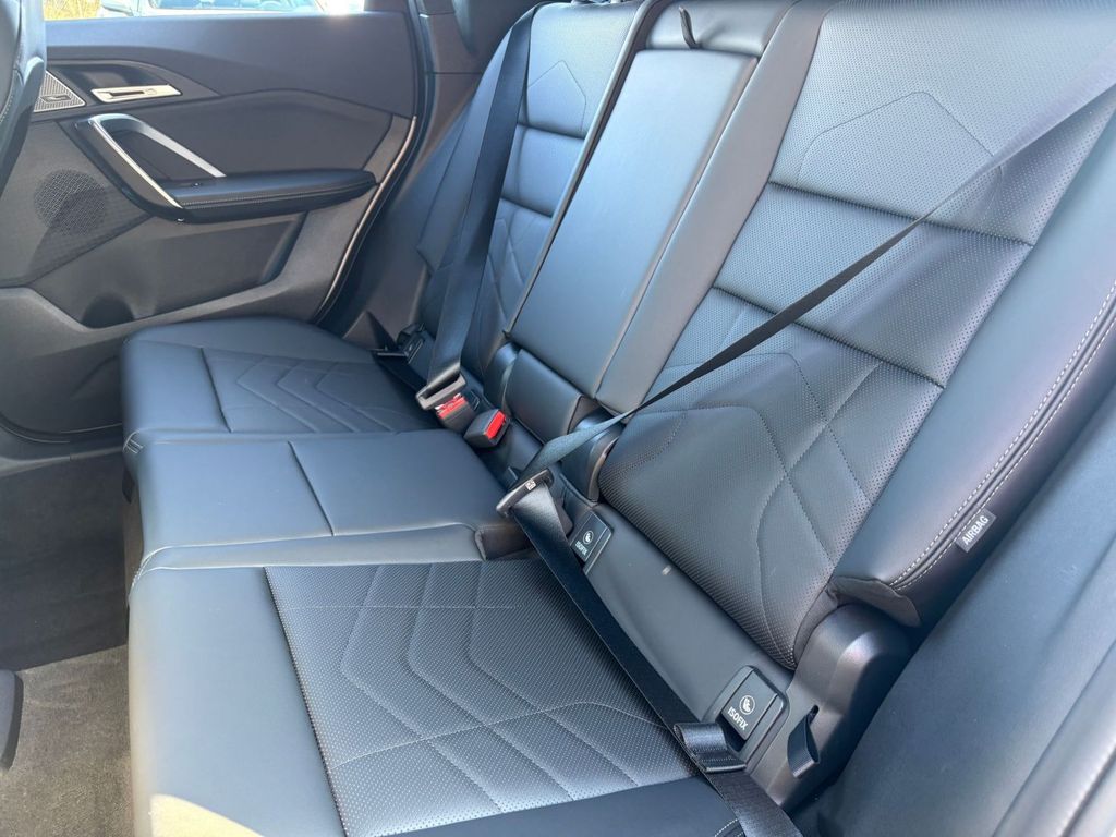 2026 BMW X1 M35i - Photo 17