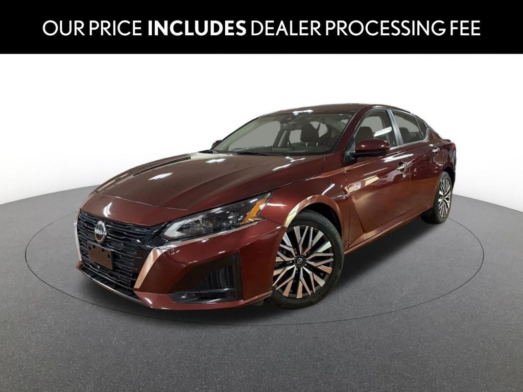 Used 2023 Nissan Altima 2.5 SV