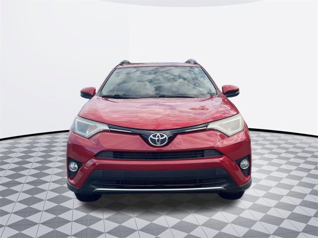 2016 Toyota RAV4 XLE photo 2