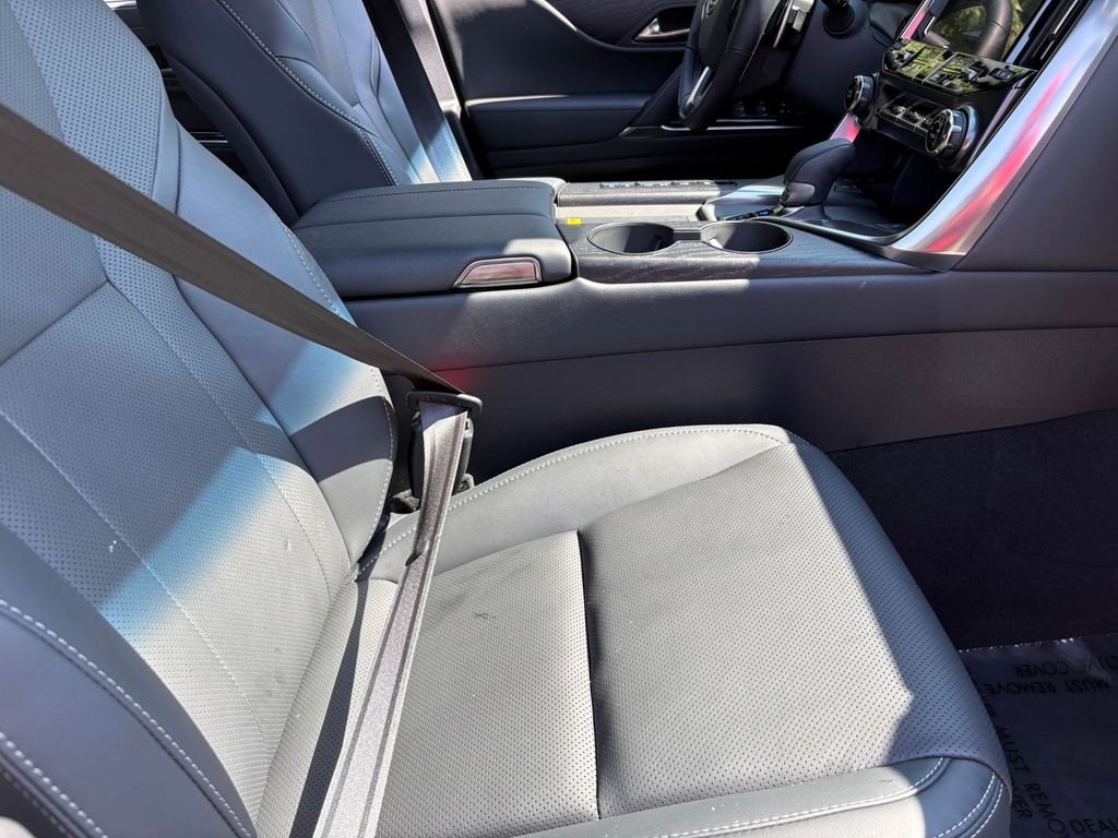 2026 Lexus LX Luxury - Photo 19