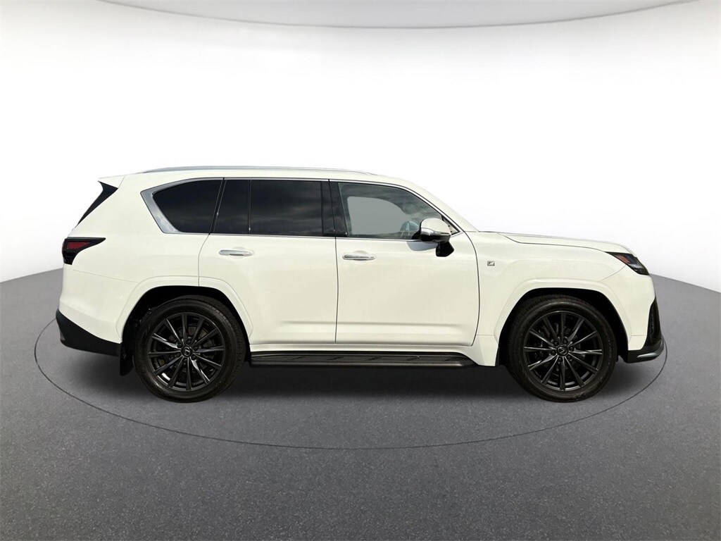 2024 Lexus LX 600 F SPORT photo 4