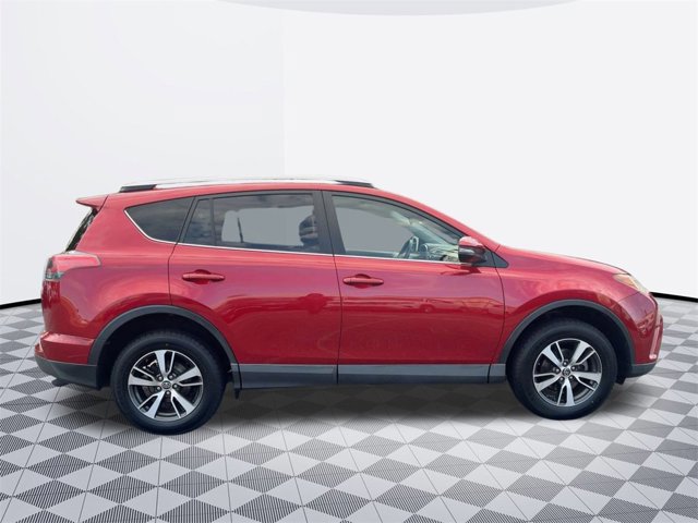 2016 Toyota RAV4 XLE photo 4