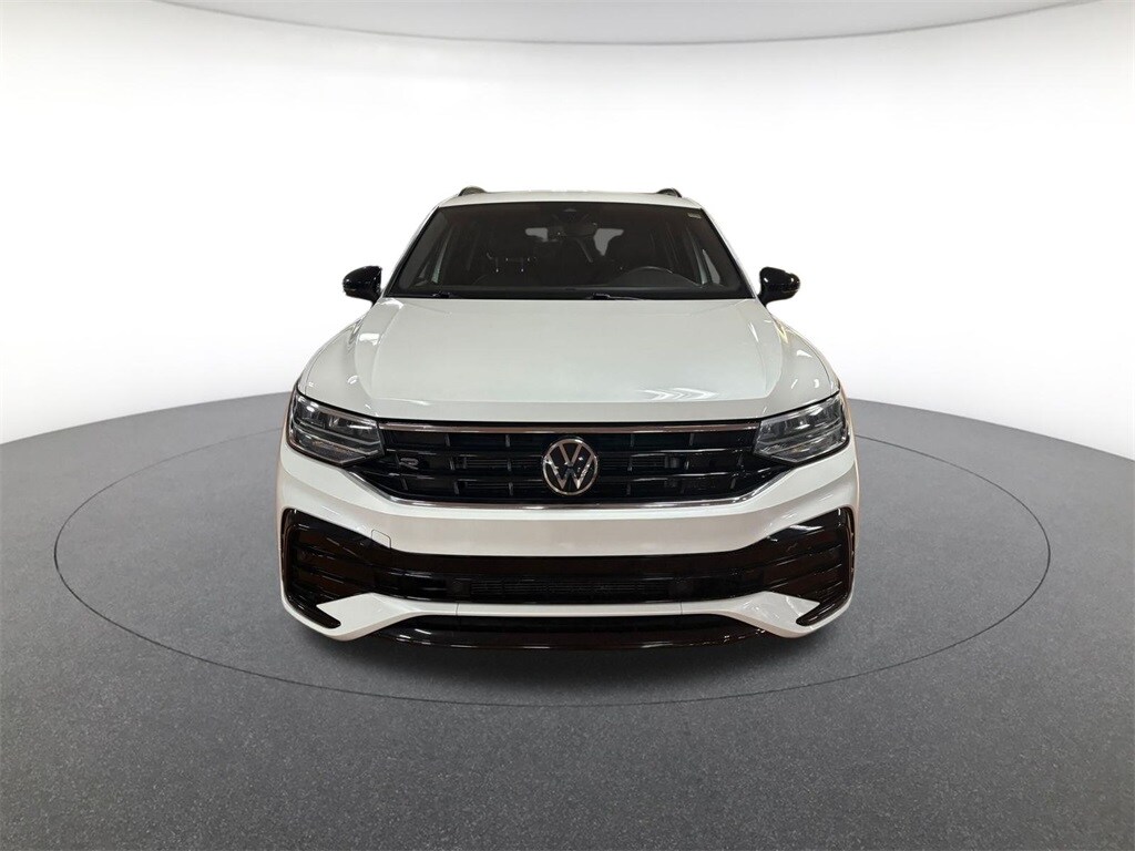 2022 Volkswagen Tiguan SE R-Line Black photo 2