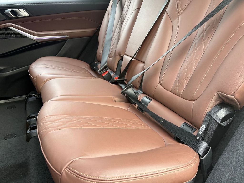 2026 BMW X7 M60i - Photo 18