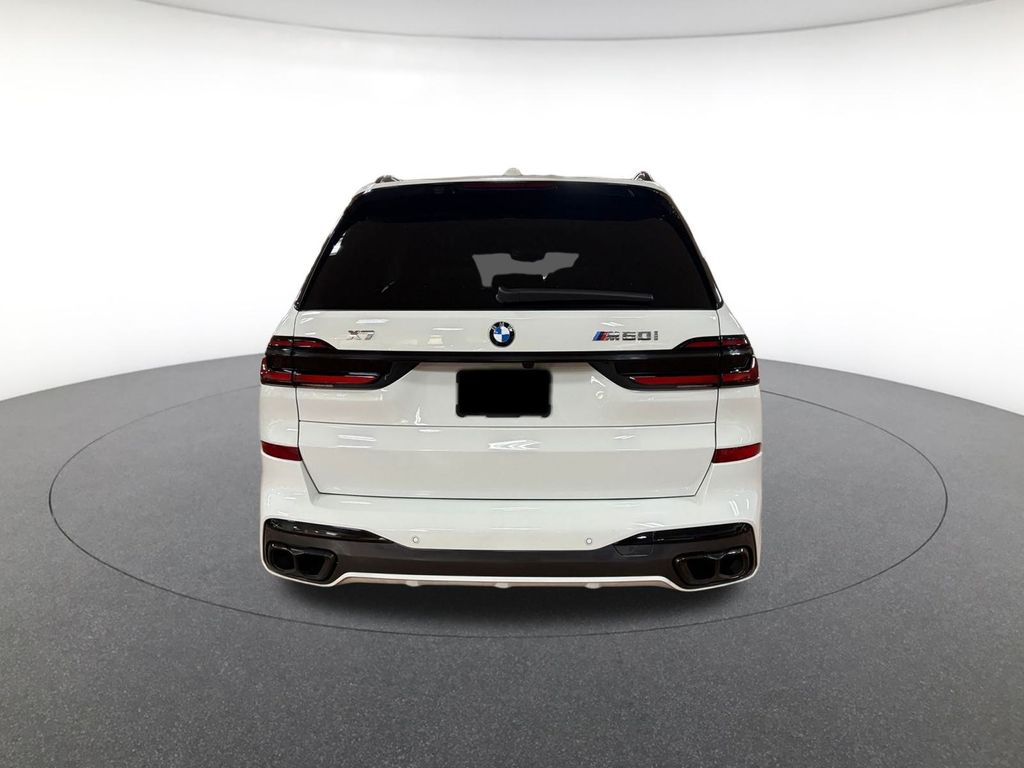 2026 BMW X7 M60i - Photo 6