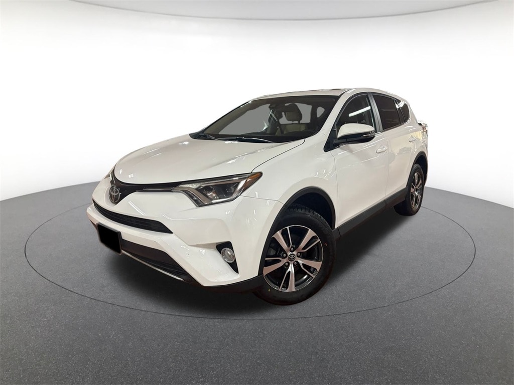 2017 Toyota RAV4 XLE's photo