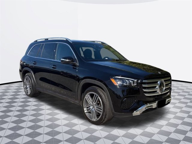 2025 Mercedes Benz GLS 450 4MATIC photo 3