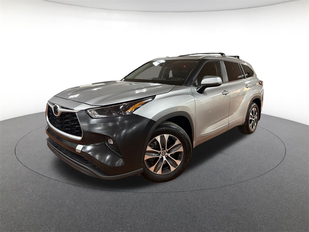 Used 2023 Toyota Highlander XLE
