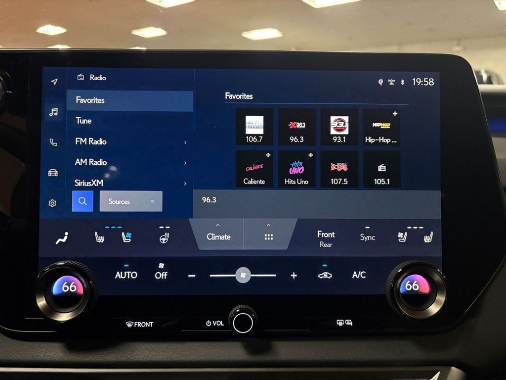 2023 Lexus RX 350 - Photo 13