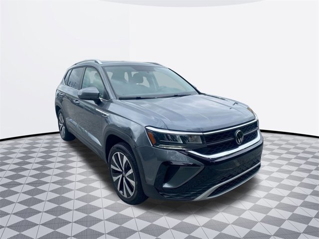 2022 Volkswagen Taos SE photo 3