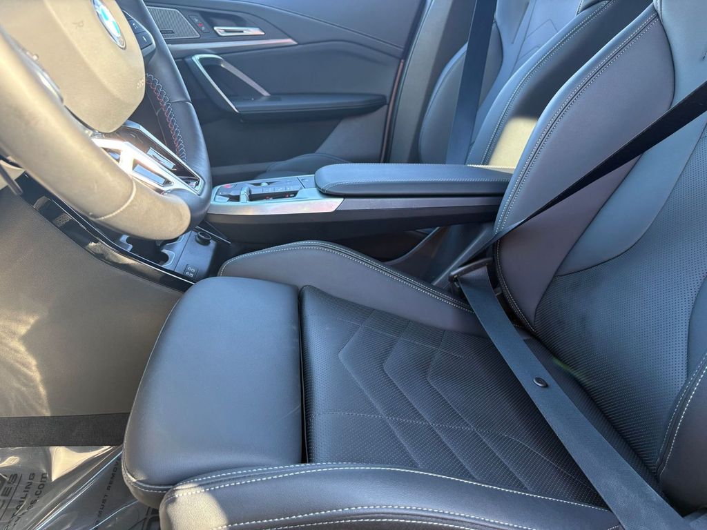 2026 BMW X1 M35i - Photo 9