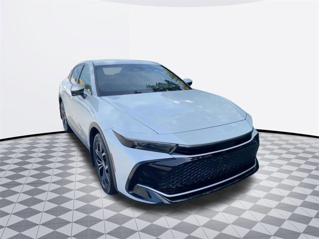 2023 Toyota Crown XLE photo 3