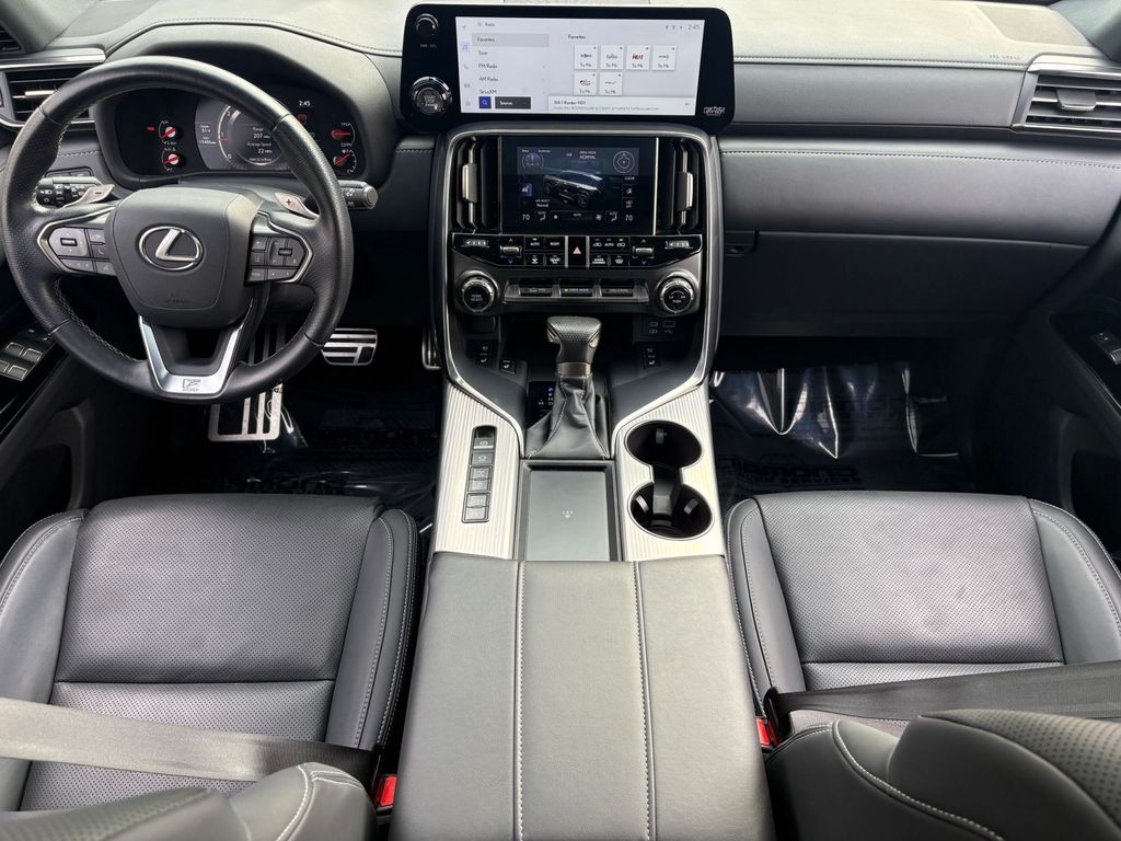 2024 Lexus LX F-Sport - Photo 12