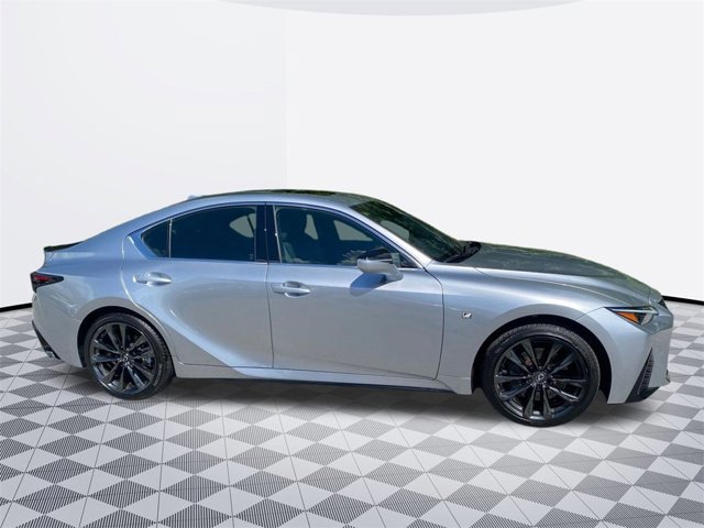 2024 Lexus IS 350 F SPORT photo 4
