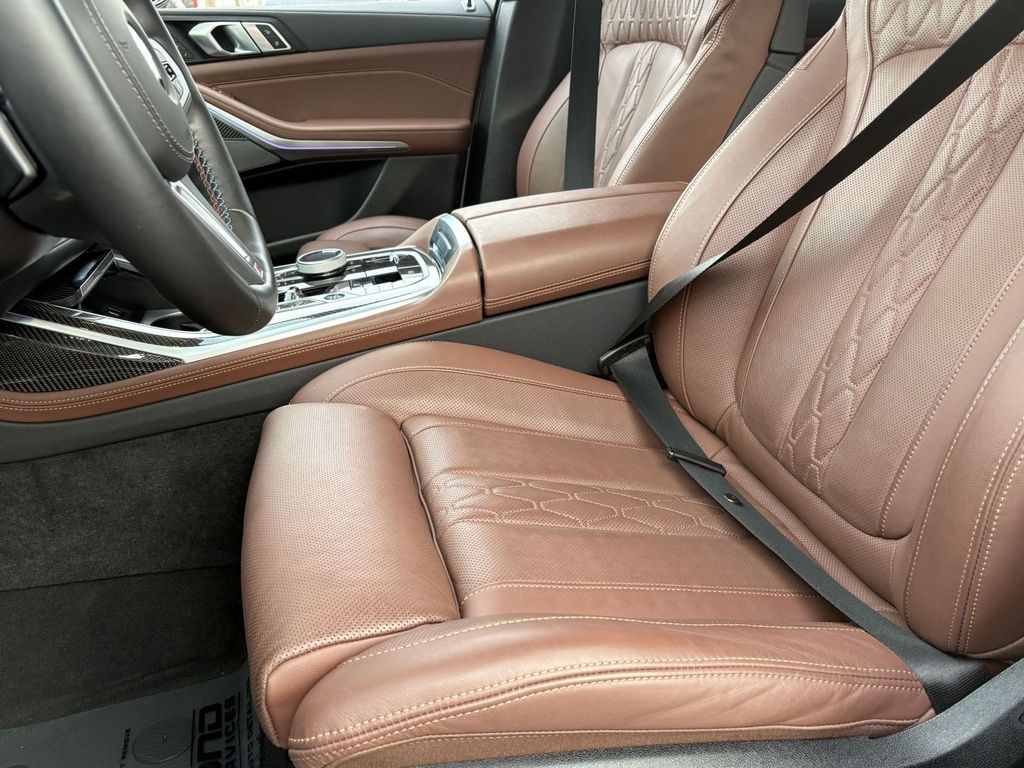 2026 BMW X7 M60i - Photo 9