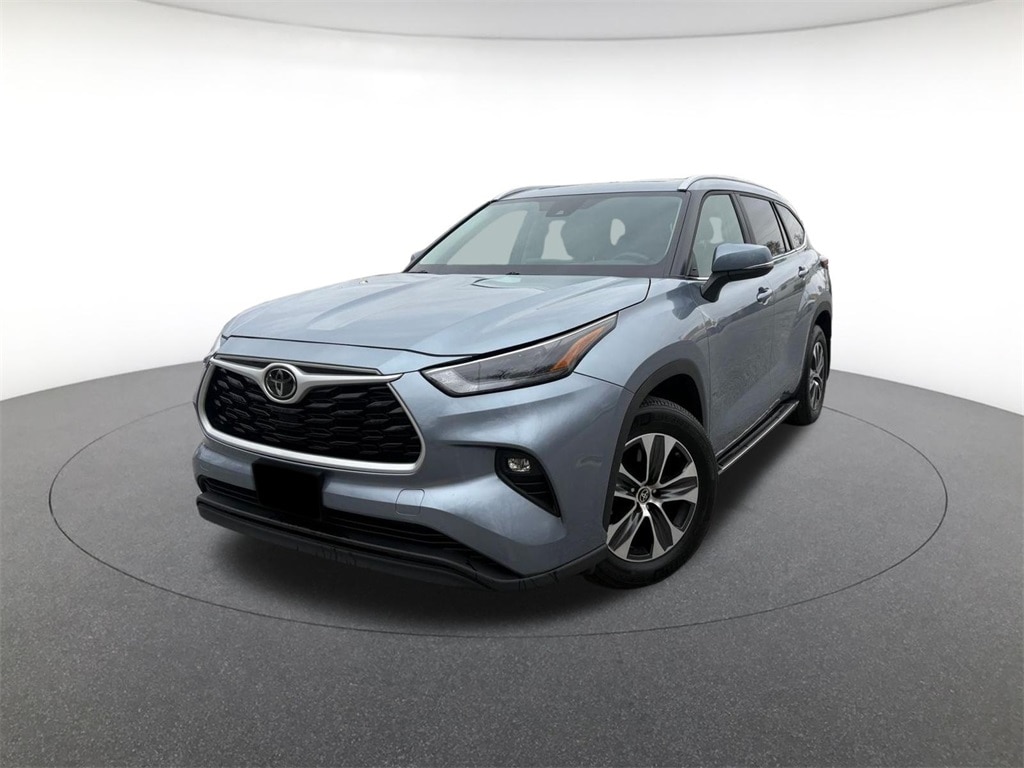 Used 2024 Toyota Highlander XLE