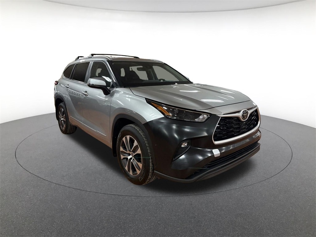 Used 2023 Toyota Highlander XLE