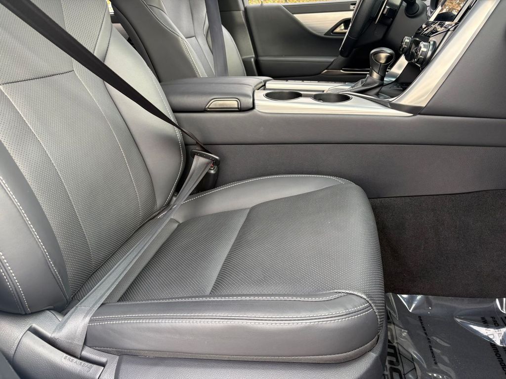 2024 Lexus LX F-Sport - Photo 21