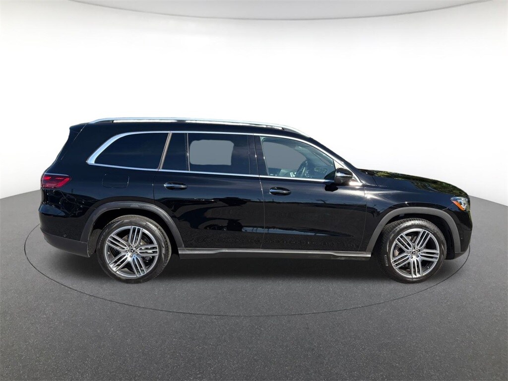 2025 Mercedes Benz GLS 450 4MATIC photo 4