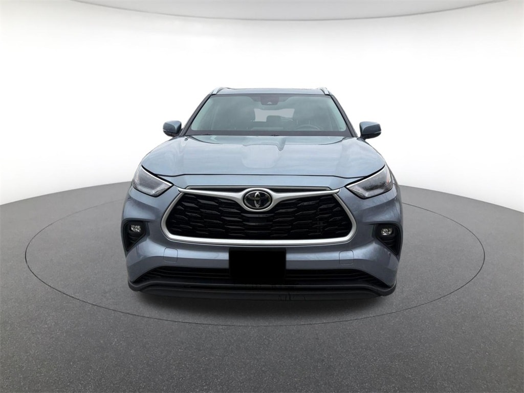 Used 2024 Toyota Highlander XLE