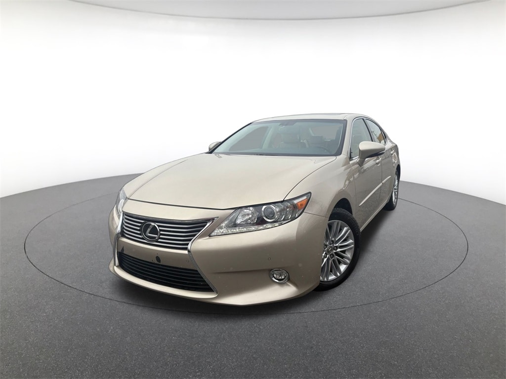 2015 Lexus ES 350's photo