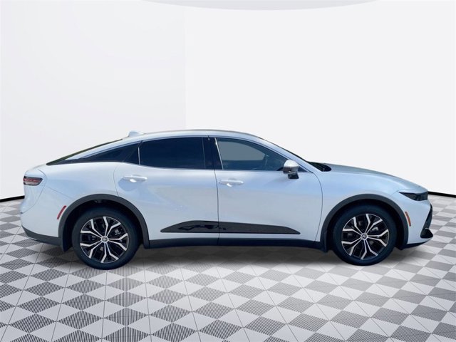 2023 Toyota Crown XLE photo 4