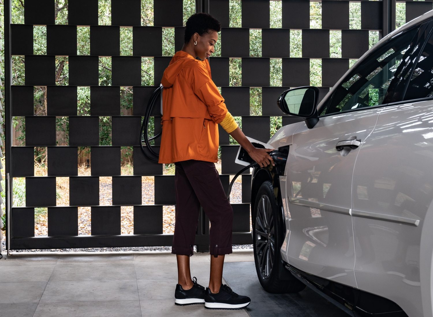 Lexus_RZ_450e_ChargePoint_Qmerit_01-1500x1100.jpg