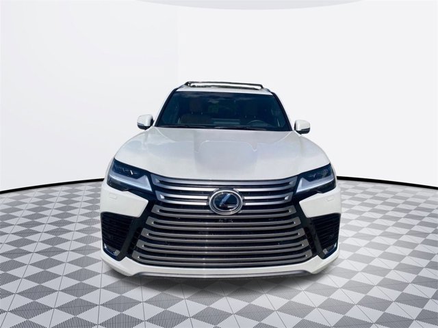 2025 Lexus LX 600 Luxury photo 2