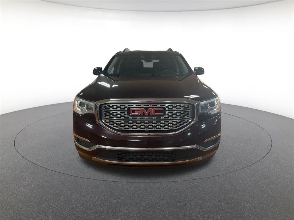 2017 Gmc Acadia Denali photo 2