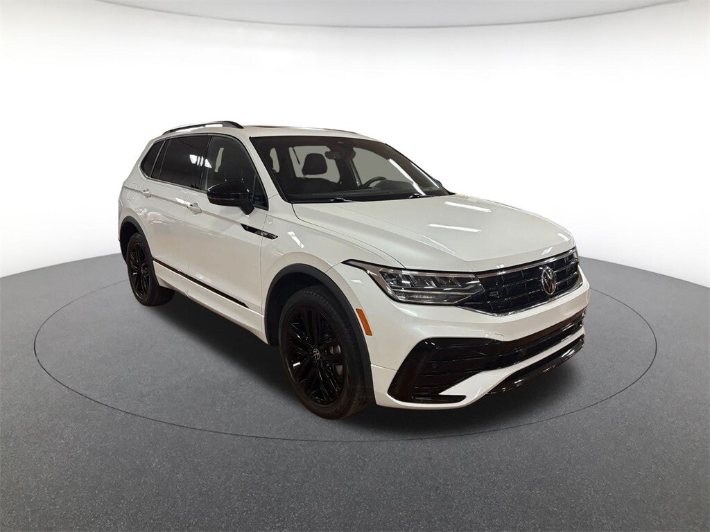 2022 Volkswagen Tiguan SE R-Line Black photo 3